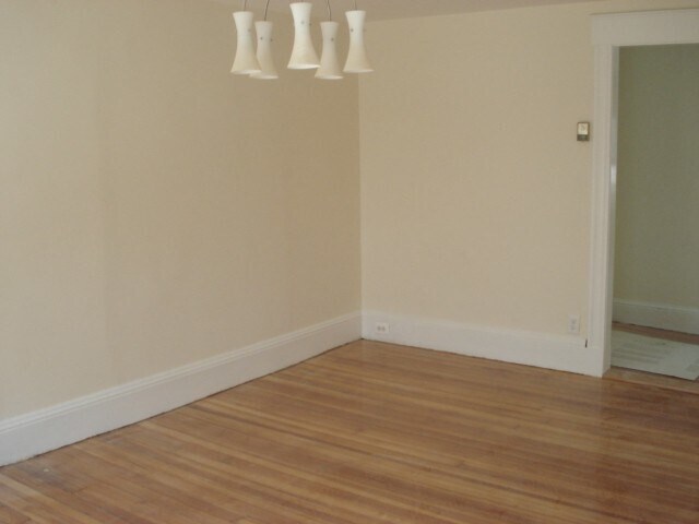 Building Photo - 95 Boylston St