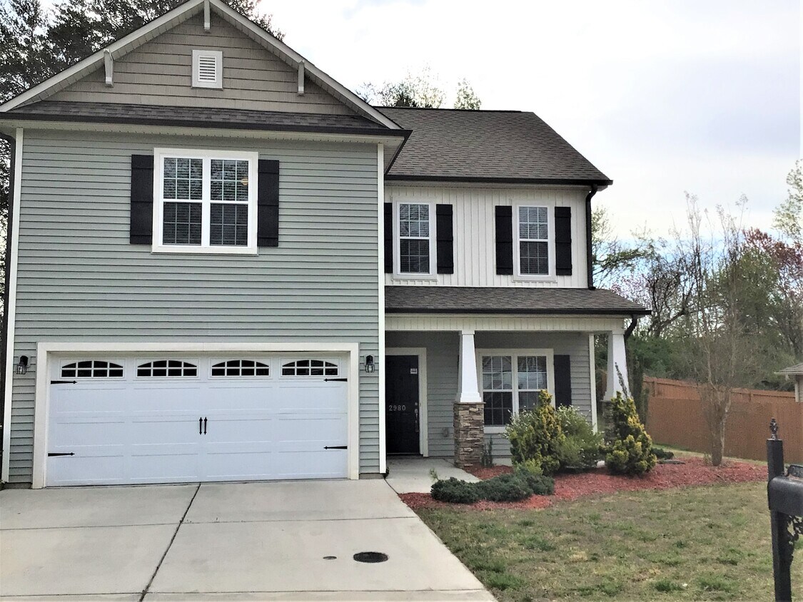 Foto principal - 2980 Cameron Village Court