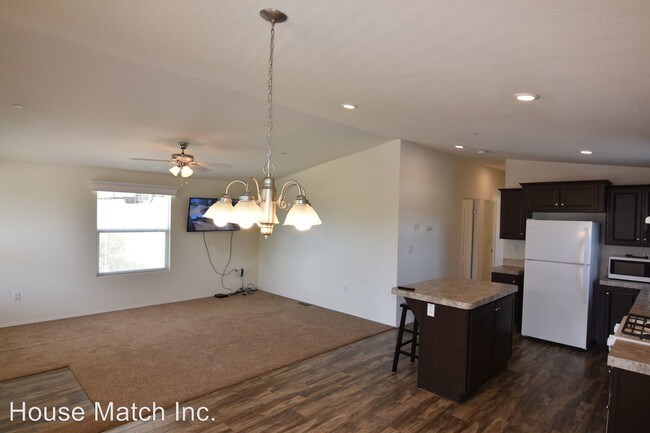 Building Photo - 3 br, 2 bath House - 33056 Almond St