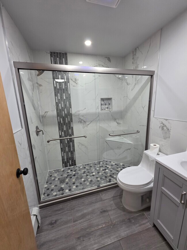 Building Photo - 228 Duncan Ave