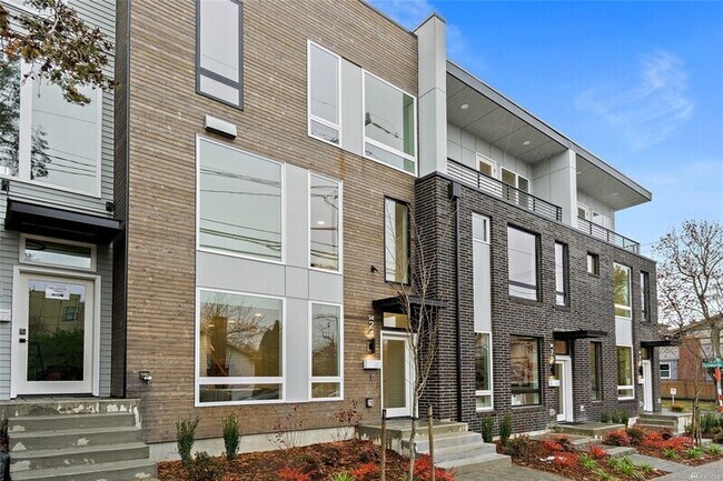 Building Photo - 1424 N 80th St