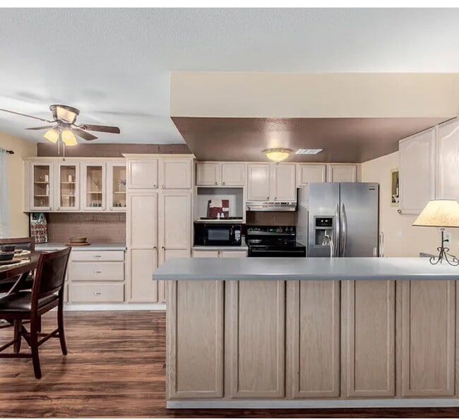 Building Photo - "Charming 2-Bedroom Oasis with 2 Full Baths in the Heart of Scottsdale!"