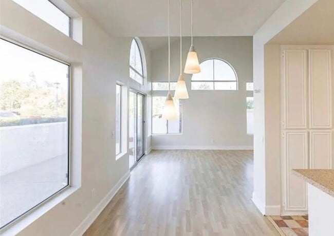 Foto del edificio - 29552 Courtney Pl