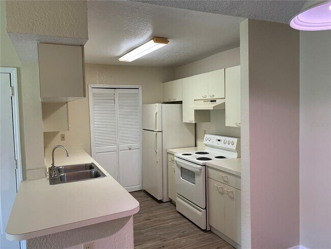Foto del edificio - 2550 N Alafaya Trail