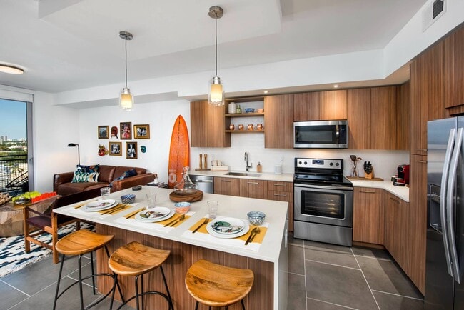 Interior Photo - AMLI Midtown 29