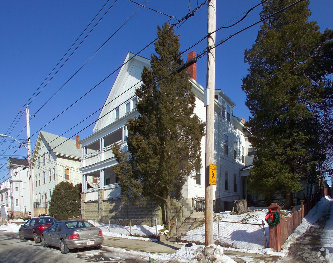 Building Photo - 256 Whipple St