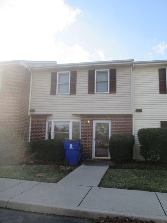 Building Photo - 2422 Ridge Rd