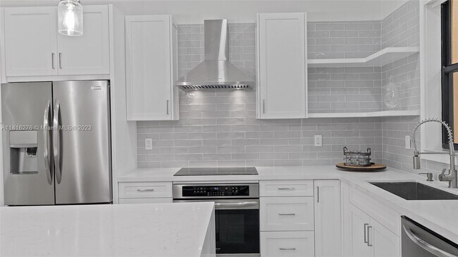 Building Photo - 15533 N Miami Lakeway