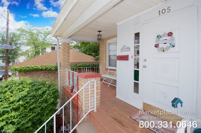 Building Photo - 3 br, 1.5 bath House - 105 Harvey St