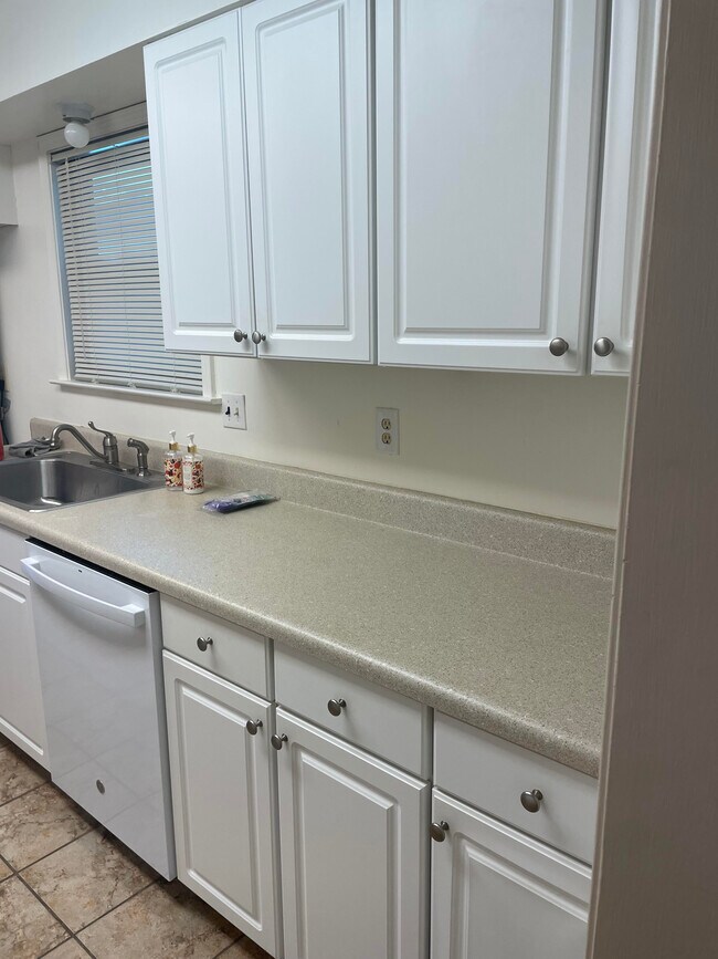 Building Photo - 2184 Wilderness Cv