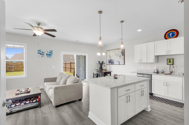 Building Photo - 139 Pasture Ln