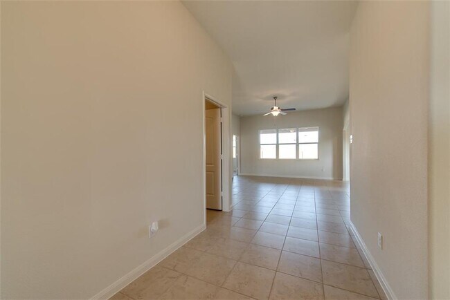 Building Photo - 13033 Tobin Dr