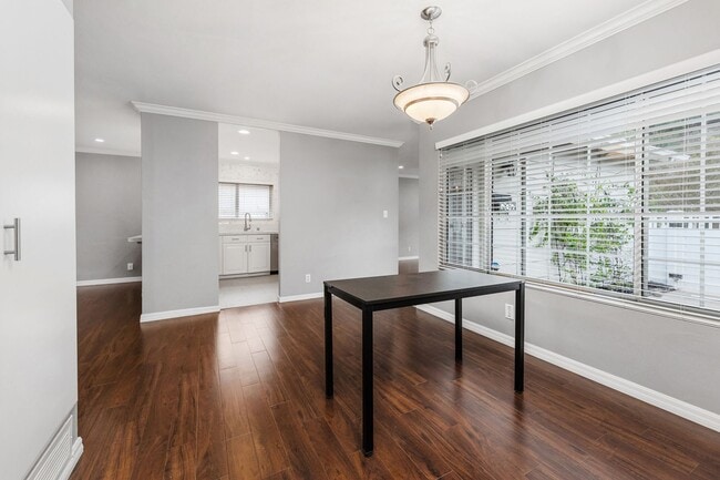 Foto del edificio - Rare, fully updated, private cul-de-sac one-story single-family house