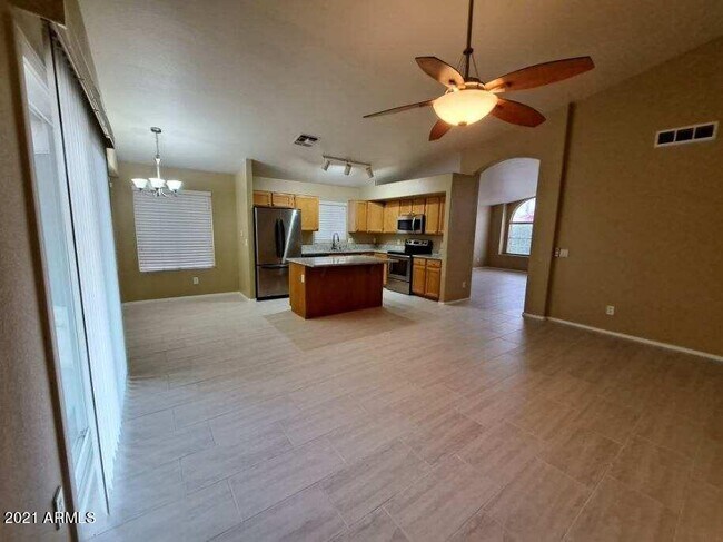 Foto del edificio - 9759 W Mohawk Ln