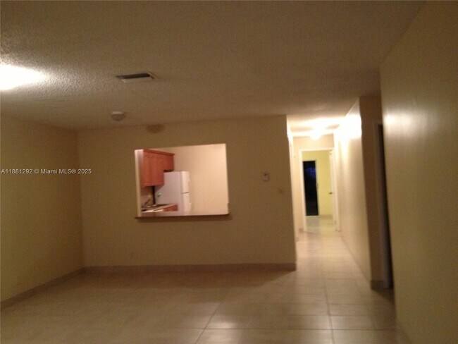 Building Photo - 4065 SW 51st St