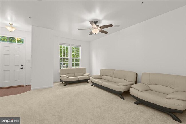 Building Photo - 7556 Willow Bottom Rd