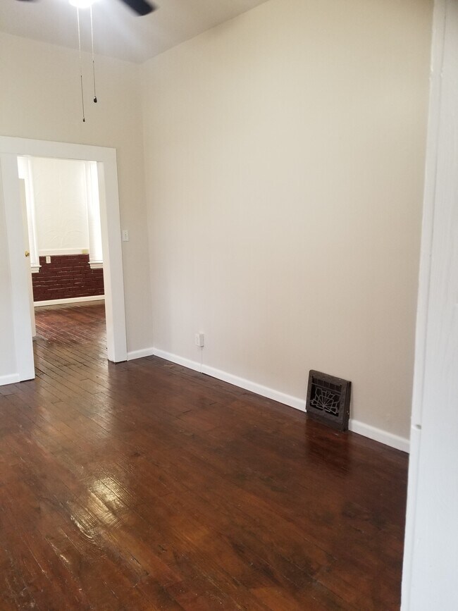 Building Photo - 4332 Juniata St