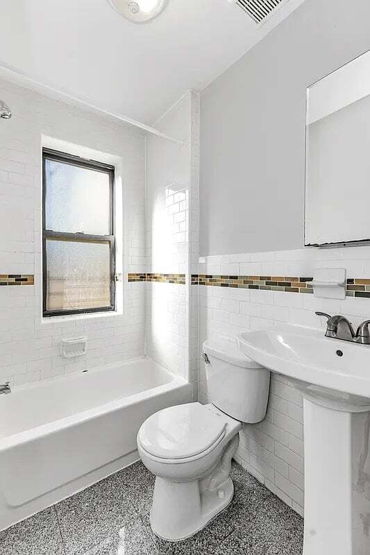 Building Photo - 101 Delancey St