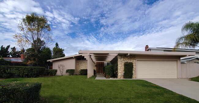 Building Photo - 22619 PAUL REVERE Dr