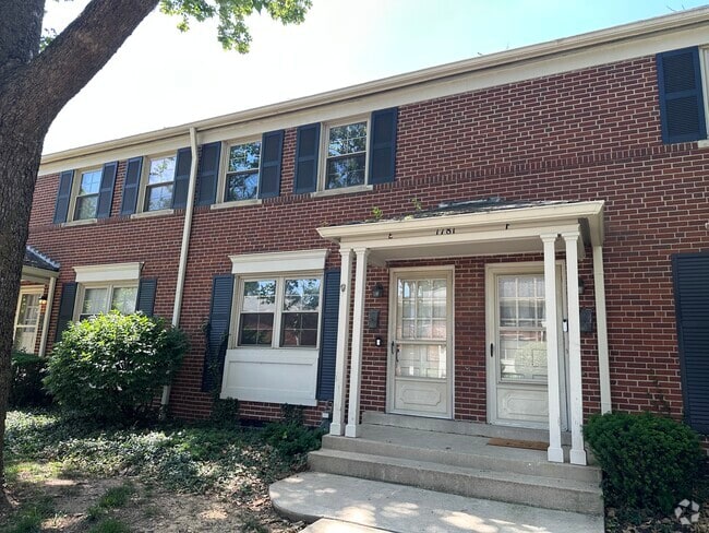 Building Photo - 1781 Kings Ct