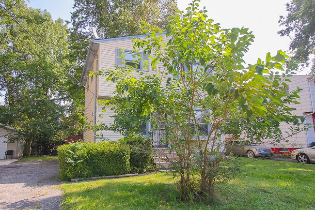 Foto del edificio - 1051 E 168th St