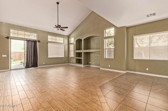 Building Photo - 3144 E Lynx Way