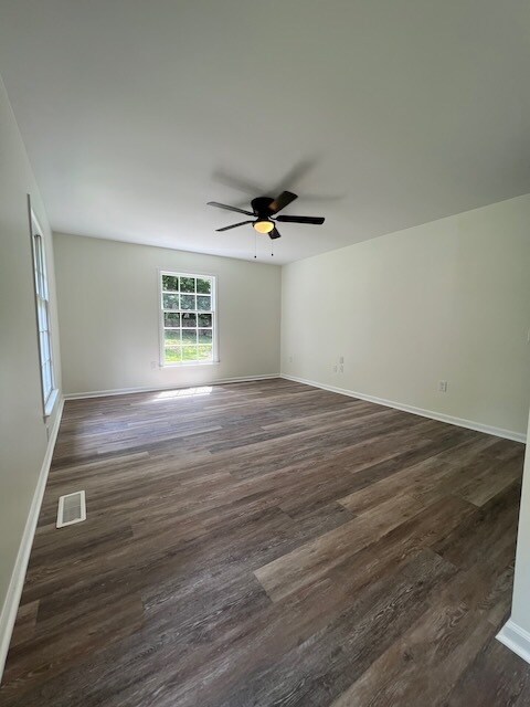 Building Photo - 905 Shiloh Ct