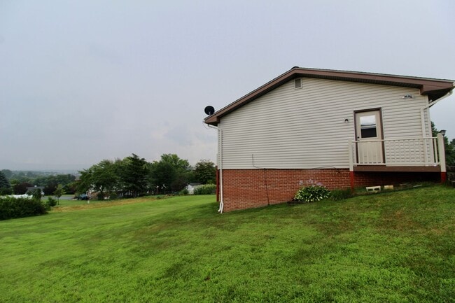 Foto del edificio - For Rent: Spacious Ranch-Style Home with S...