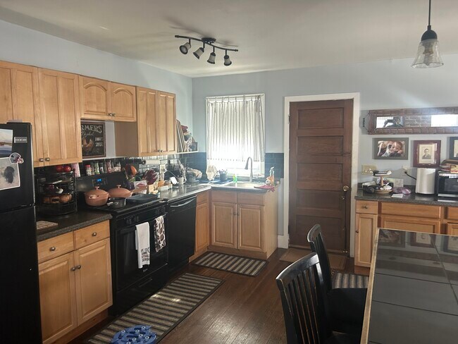 Foto del edificio - 9 Chestnut Ave