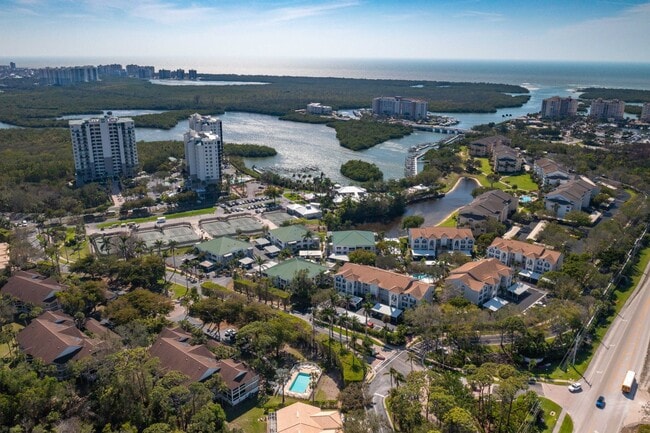 Building Photo - Upgraded Condo in Desirable Wiggins Bay