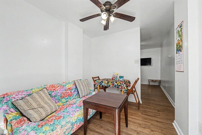 Foto del edificio - 101 N Brighton Ave