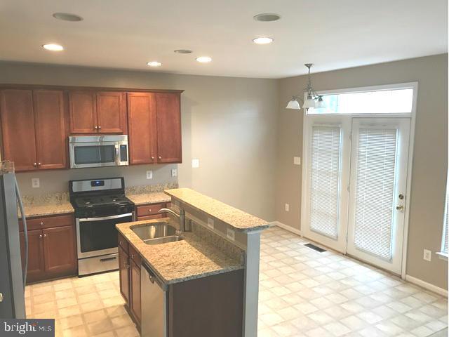 Foto del edificio - 8586 Wyngate Manor Ct