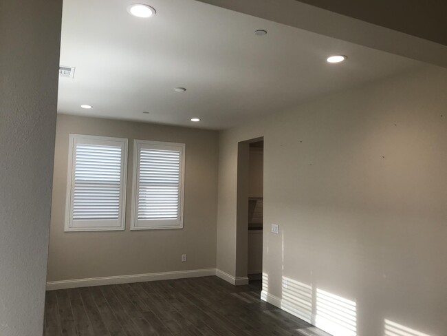 Building Photo - 458 S Saticoy Ave