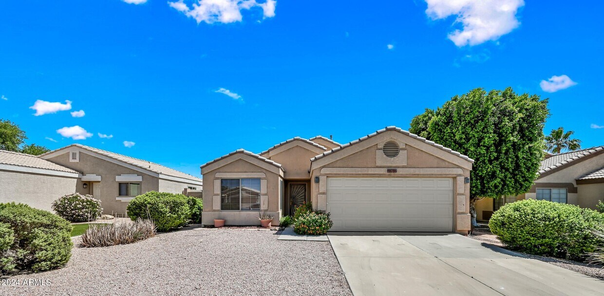 Primary Photo - 1719 E Amber Ln