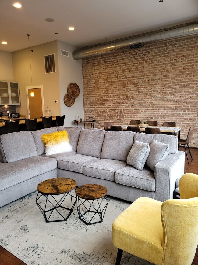 Foto del edificio - 1521 N Milwaukee Ave