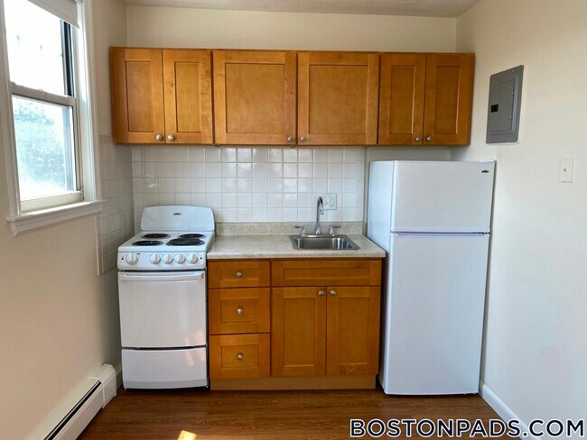 Building Photo - 160 N Beacon St