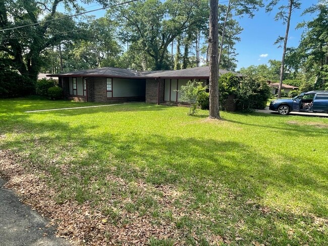 Building Photo - 250 S Villas Ct