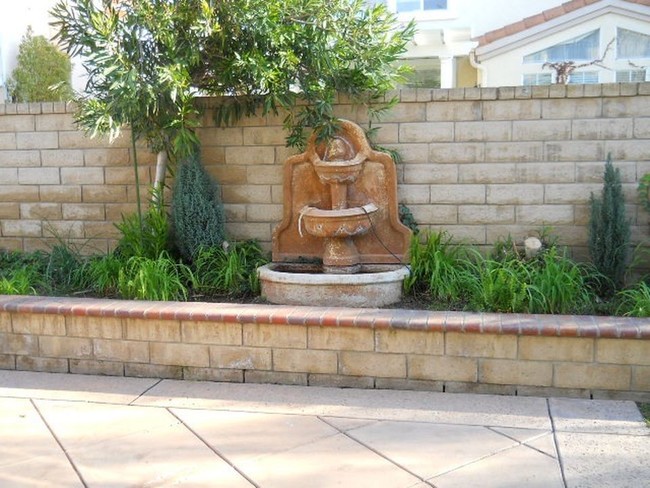 Building Photo - 1639 Fox Springs Cir
