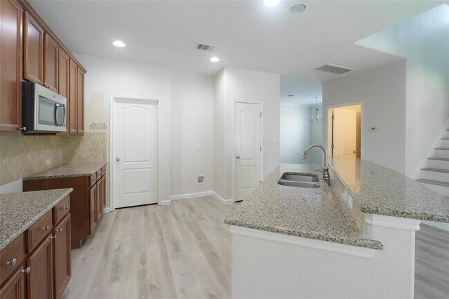 Foto del edificio - 1725 Woodvista Pl