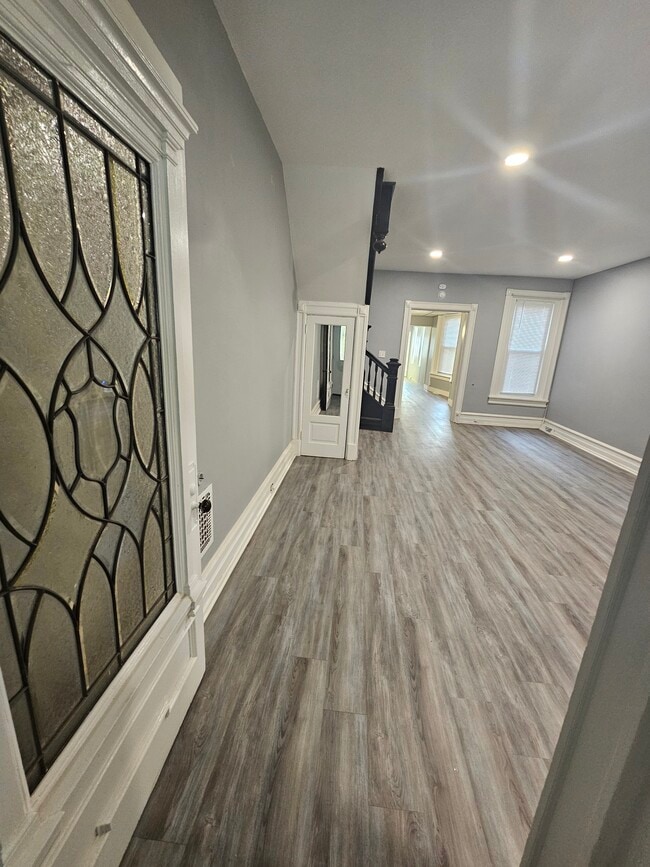 Foto del edificio - 1650 Mineral Spring Rd