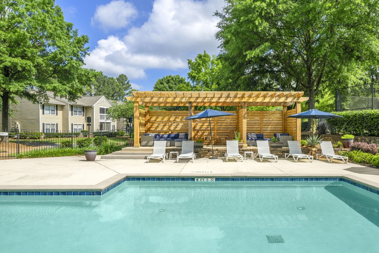 Foto principal - Rosewood Apartment Homes