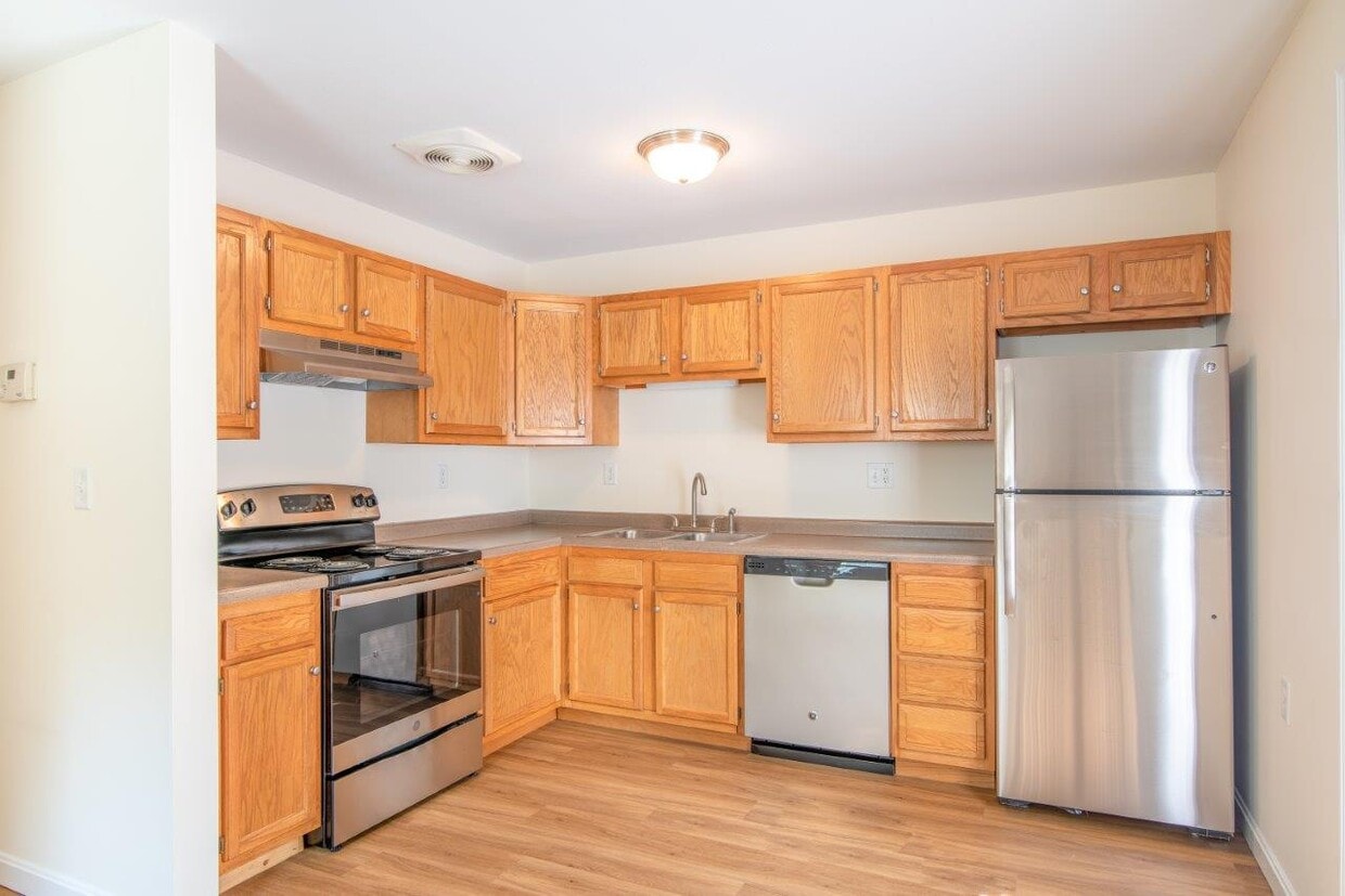 Windsor Terrace Apartments 502 W River Rd Hooksett, NH