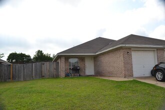 Building Photo - 4300 Alleeta Dr