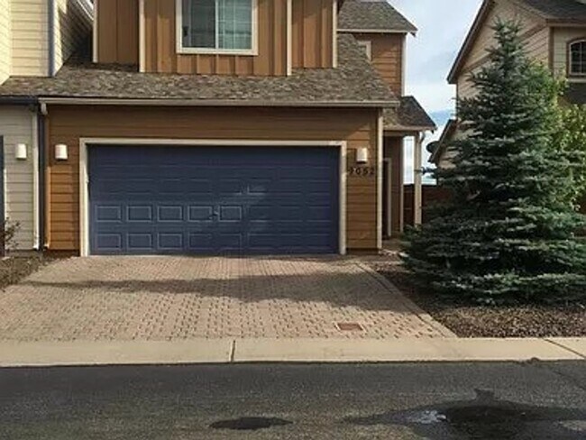 Building Photo - COMING SOON!!!! 3/2.5 adorable unit, with ...