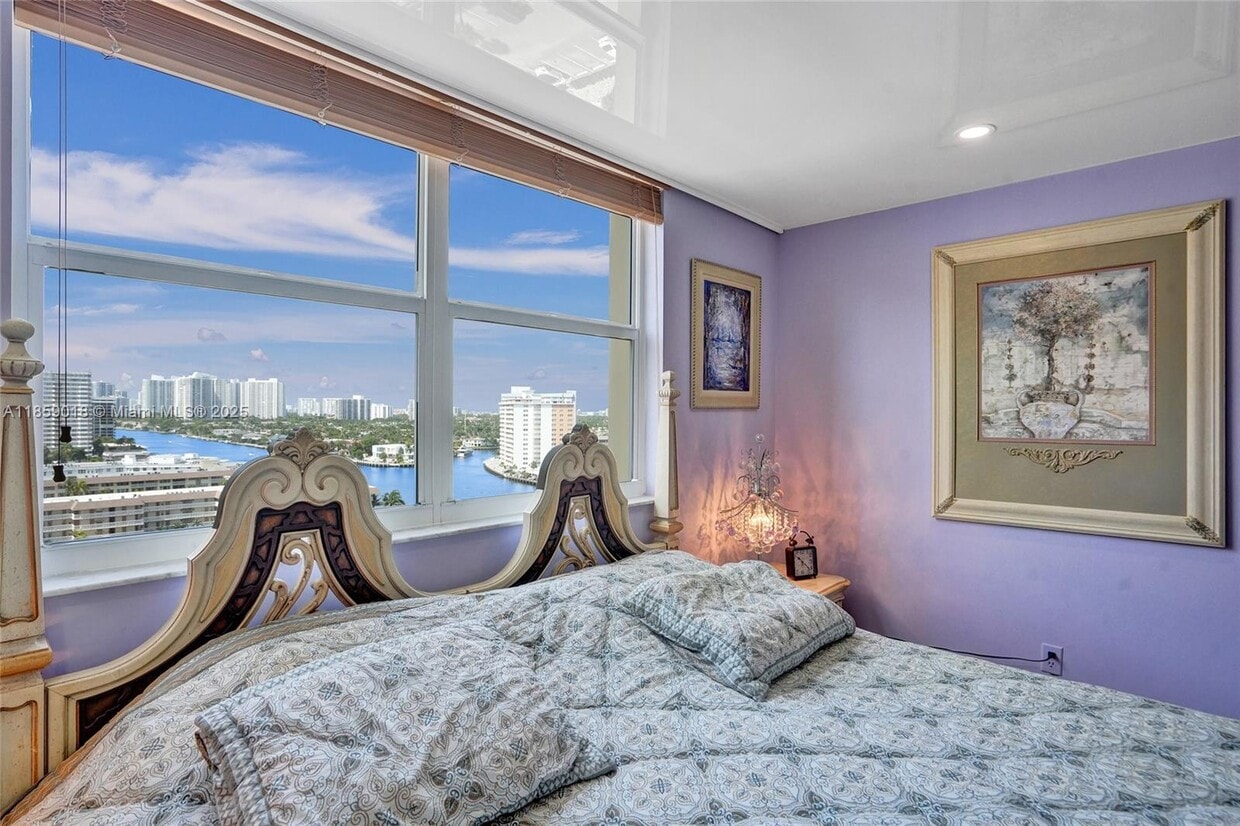 Primary Photo - 1833 S Ocean Dr