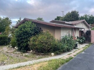 La ADU... - 8509 Fullbright Ave