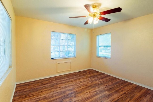 Building Photo - 1744 Granville Ct S