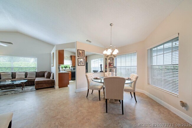 Foto del edificio - 7872 Mansfield Hollow Rd