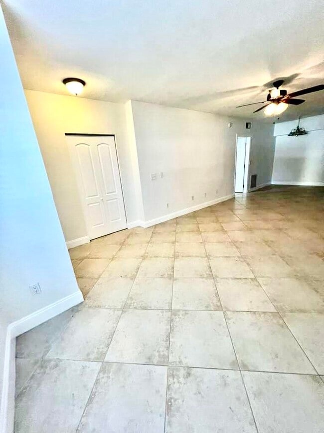 Foto del edificio - 10354 Fox Trail Rd S
