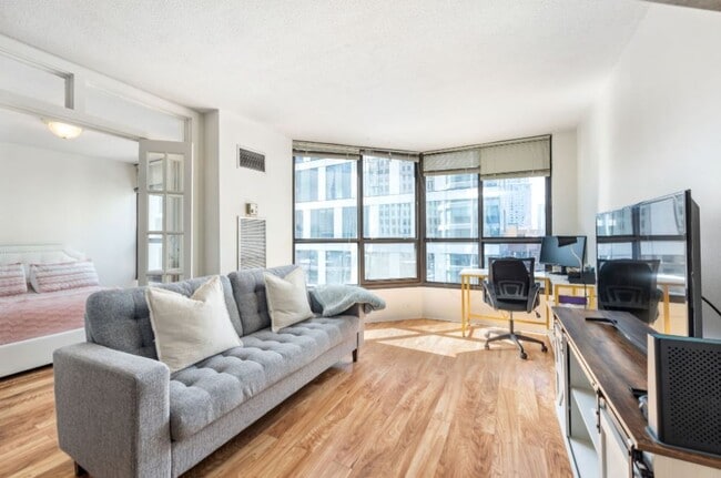 Building Photo - 405 N Wabash Ave